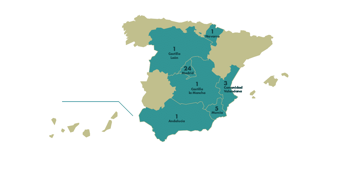 Mapa de Espa a que destaca varias regiones con diferentes colores y n meros que indican datos espec ficos por comunidad aut noma. Descripci n generada con IA
