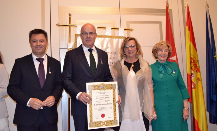 Fundación Gmp, Medalla de Oro al Mérito Humanitario