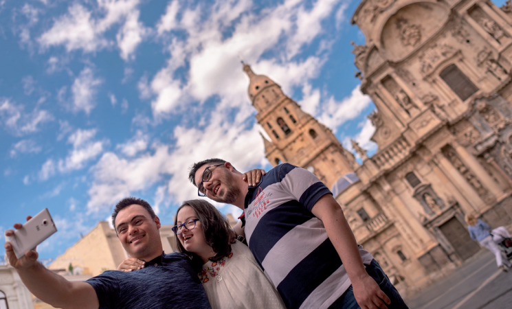 Presentación en Murcia del Calendario Solidario Assido 2019