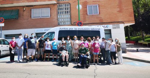 Fundación Gmp colabora con el proyecto “Formando Profesionales”, de APAMA, con la donación de una furgoneta adaptada