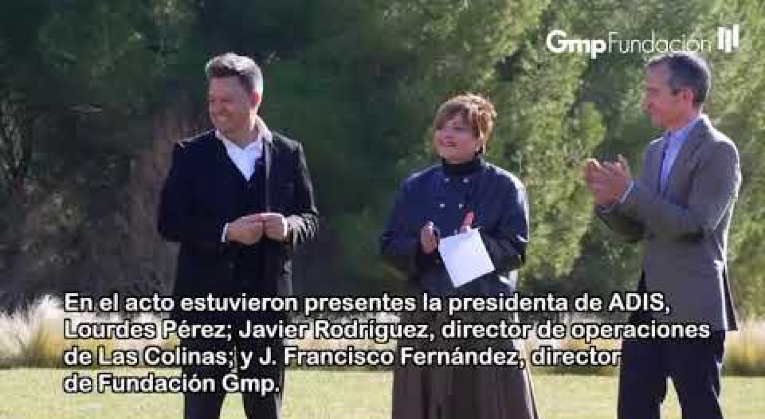 La asociación Adis recibe un vehículo adaptado para que los usuarios puedan desplazarse a sus entornos laborales y formativos