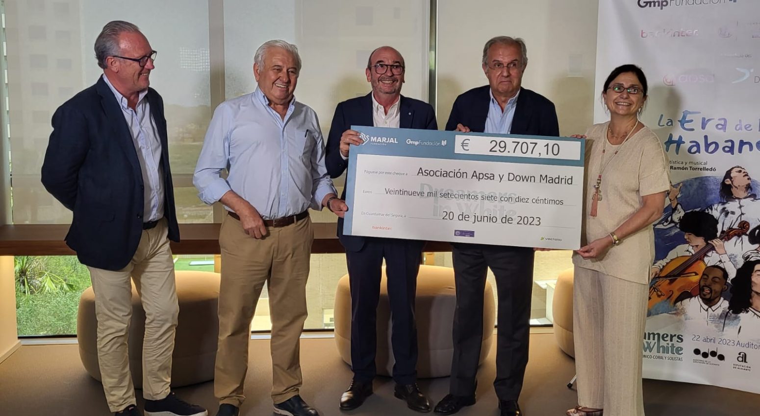 Entrega de la recaudación del concierto Dreamers ¨La Era de las Habaneras¨a Apsa y Down Madrid